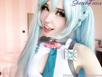Belle Delphine Miku Cosplay Pussy Spread Onlyfans Album