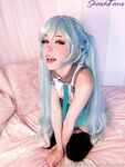 Belle Delphine Miku Cosplay Pussy Spread Onlyfans Album