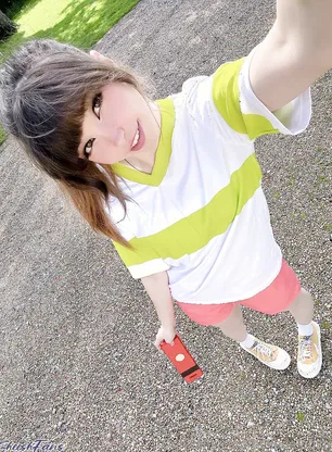 Belle Delphine Dressing Up As Chihiro Onlyfans Album