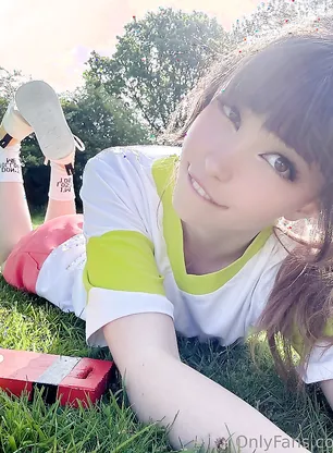 Belle Delphine Dressing Up As Chihiro Onlyfans Album