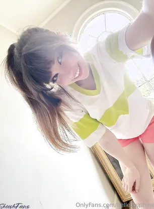 Belle Delphine Dressing Up As Chihiro Onlyfans Album