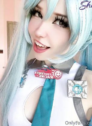Belle Delphine Miku Cosplay Pussy Spread Onlyfans Album