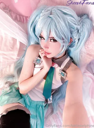 Belle Delphine Miku Cosplay Pussy Spread Onlyfans Album