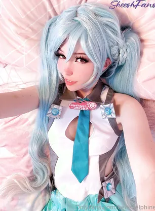 Belle Delphine Miku Cosplay Pussy Spread Onlyfans Album