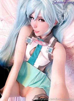 Belle Delphine Miku Cosplay Pussy Spread Onlyfans Album