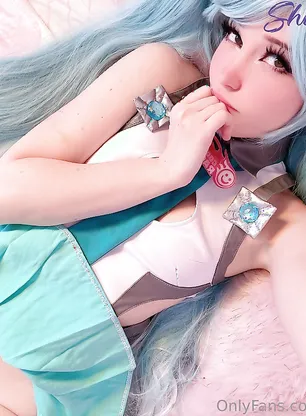 Belle Delphine Miku Cosplay Pussy Spread Onlyfans Album
