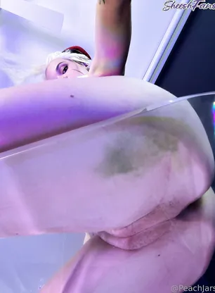 Peachjars Pussy Slips In Glass Chair Latest Onlyfans Leak