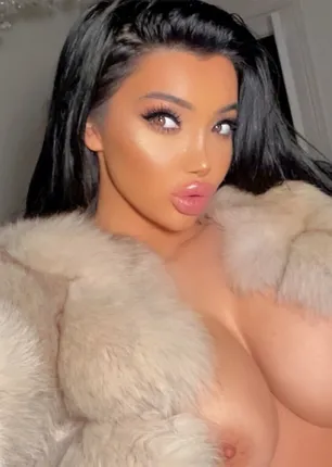 Chloe Khan