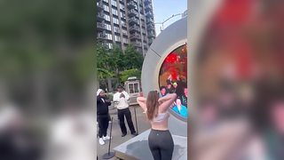 Girl Nude boobs Flashed The Portal In New York And Dublin video