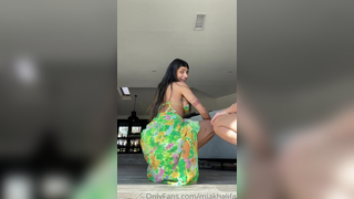 Mia Khalifa Ass Twerking Training With Bff Onlyfans Leak