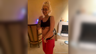 Ally Lotti Stripteasing And Twerking Booty Leaked Onlyfans