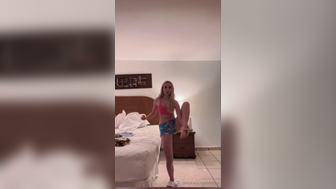 Lil Tay In Shorts Doing Leg Stretching Onlyfans 200$ Leaked Porn Video