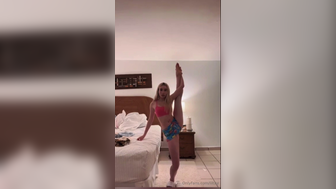 Lil Tay In Shorts Doing Leg Stretching Onlyfans 200$ Leaked Porn Video