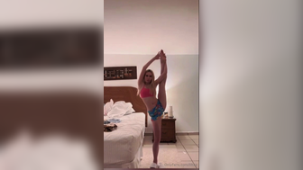 Lil Tay In Shorts Doing Leg Stretching Onlyfans 200$ Leaked Porn Video