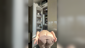 Sendnudesx Twerks Her Big Booty Slowmo And Spreads To Flash Pussy Leak Onlyfans