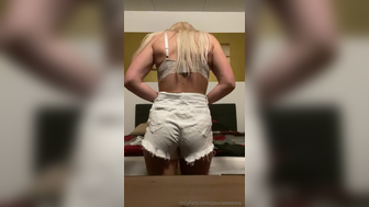 Yourjeeeenny Curvy Booty Out Tryon Shorts Onlyfans Leak Video