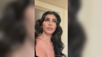 Mia Khalifa Cleaning Up Her Makeup With Her Nude Big Boobs Out Onlyfans Ppv