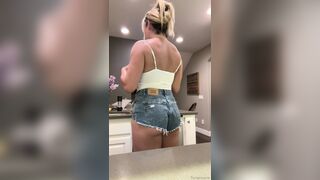 Reemarie Happy Fuck Me Friday Lill Naughty Fun In The Kitchen Porn Leak