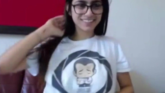 Mia Khalifa Flashed Big Naked Boobs Multiple Times In Livestream Porn Leak