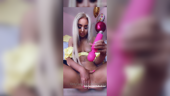 Belle Olivia Enjoying A Thick Dildo In Her Juicy Pussy Sextape Leak