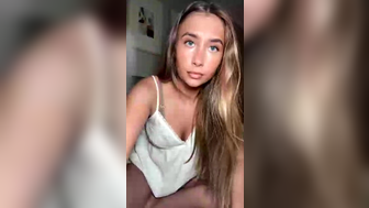 Lillian Phillips Livestream Strips Her Bikini And Pussy Spreads Onlyfans