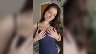 Makoshake Slowly Took Her Nude Tits Out in blue dress Onlyfans Leak Video