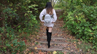 Zara Dar Lifts Her Frock And Booty Flashed Onlyfans Leak