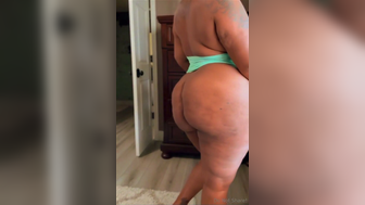 Msfoxy1 Aka Kenyatta Averett Big Bare Ebony Tits Out And Bendover Leaked Onlyfans Video
