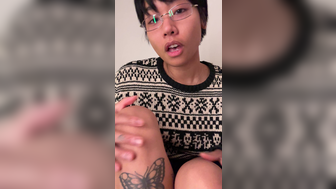 Mochi Munchies Rubbing Her Nude Pussy Leaked Porn Video