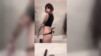 Oxillery Stripping Off Slowly And Grabs Her Nude Pussy Onlyfans Leak Video
