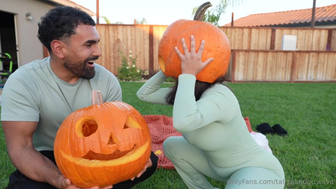 Taliya Sucking Gustavo Wearing A Pumpkin Onlyfans Ppv Leaked Video