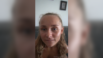 Isabelxm Masturbating Cunt On Couch Leaked Onlyfans