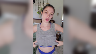 Makoshake Stipping Off One By One And Teasing Her Nude Boobs Onlyfans Leak