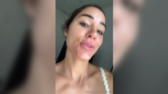 Bruluccas30 Nude Pussy And Booty Hole Spreading Onlyfans Leak Video