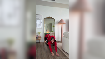 jUlesari Ms. Incredible Doing Yoga With Her Booty Open Leaked Onlyfans
