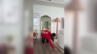jUlesari Ms. Incredible Doing Yoga With Her Booty Open Leaked Onlyfans