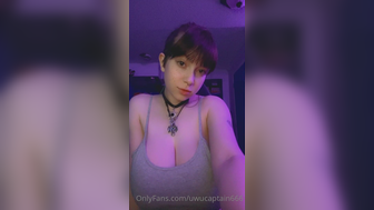 Uwucaptain666 Big Nude Tits Drops Out And Teasing Onlyfans Leak