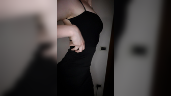 Artikleopard_artist In Black Dress Drops Her Nude Boobs Out Leaked Onlyfans Video