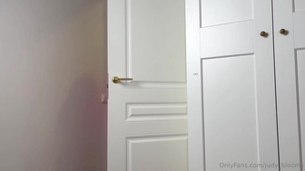 Judy_blooms serving bj