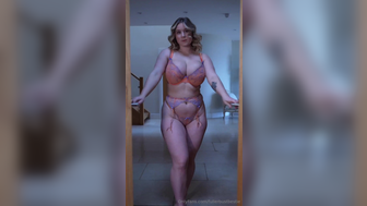 Fullerbustbestie Stripping Off Full Naked Onlyfans Leaked Video