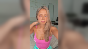 Peytenxo Strips Out Naked Spreading Pussy And Masturbating Onlyfans Tape