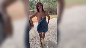 Mary Burke County Side Tits Flash Onlyfas Milf Porn