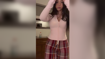 Aishah Sofey Stripping And Booty Bouncing Leaked Onlyfans Video