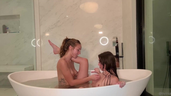 Anya Lacey Bathtub Lesbian Pussy Fingering Leaked Onlyfans