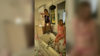 Lil Tay Soaked With Her Gf Twerking For Money Onlyfans Leak