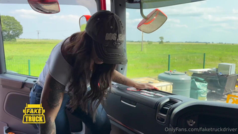 Arabella Mia Fake Truck Driver Fuck Onlyfans Porn Leak