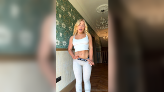 Elle Brooke Play Her Nude Boobs Onlyfans Leak