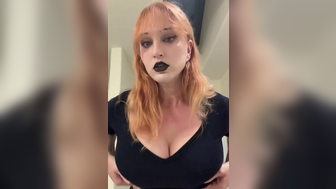 Brynnwoods Aka Valkyrie Brynn Dropping Her Big Goth Tits Out Leaked Video