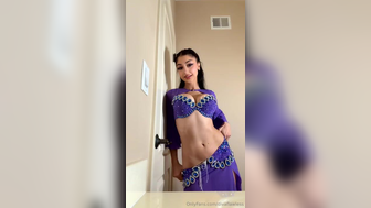 Divaflawless Strips Her Skirt And Flash Pussy Slightly Leak Onlyfans Video