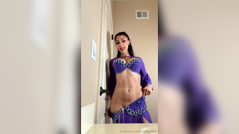 Divaflawless Strips Her Skirt And Flash Pussy Slightly Leak Onlyfans Video